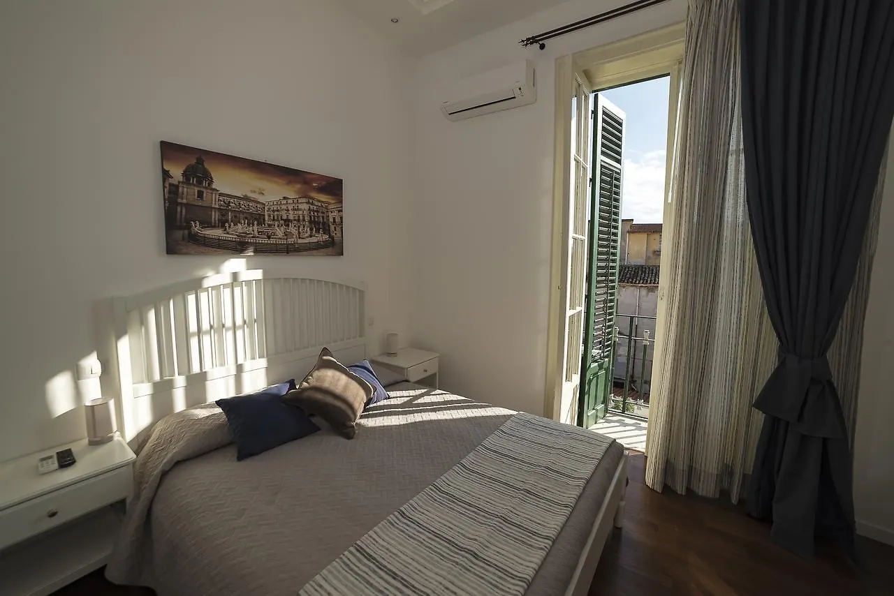 Ai Lattarini House Bed & Breakfast Palermo 2*,  Italy