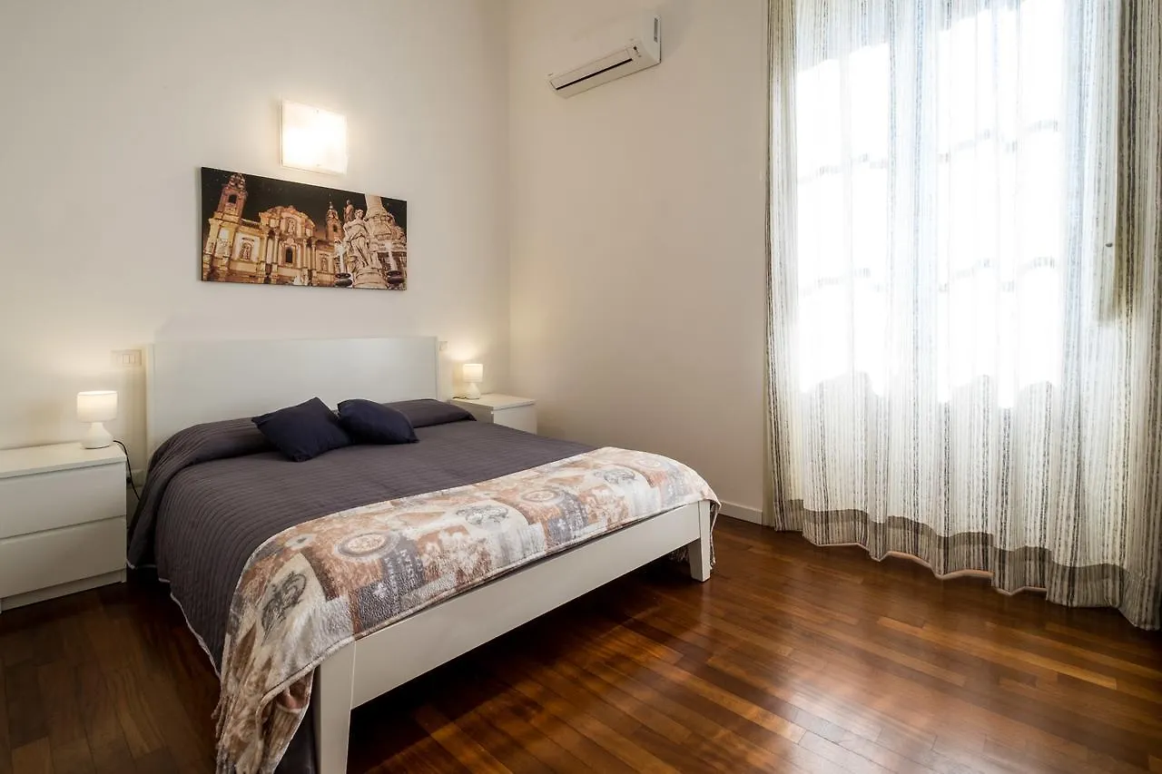 Ai Lattarini House Bed & Breakfast Palermo 2*,  Italy