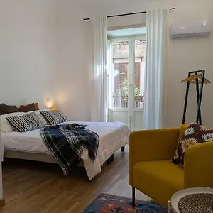 Del Parlamento Bed and breakfast