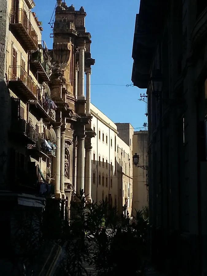 ** فندق مبيت وإفطار مبيت وإفطار باليرمو Ai Lattarini House إيطاليا