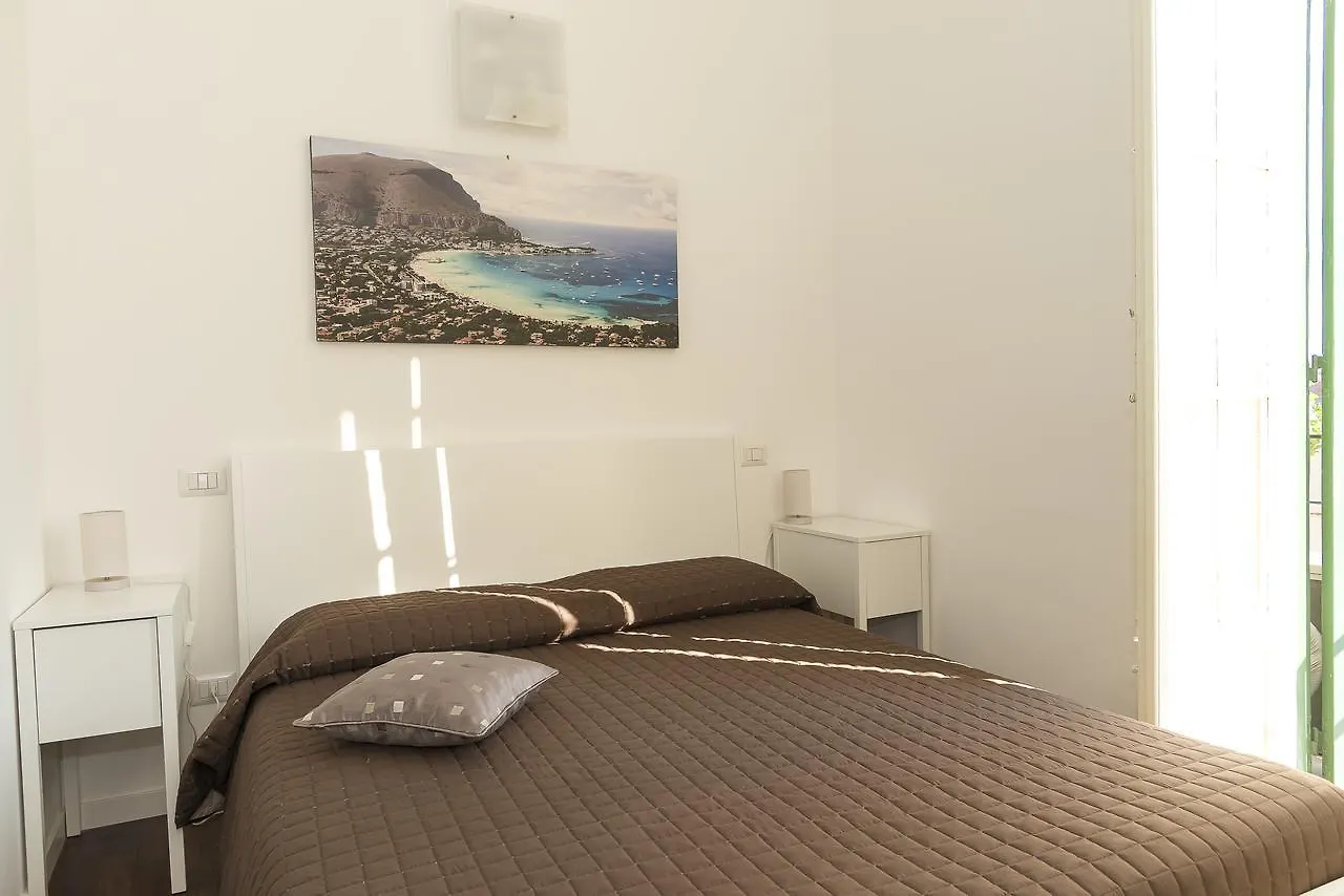 مبيت وإفطار باليرمو Ai Lattarini House فندق مبيت وإفطار